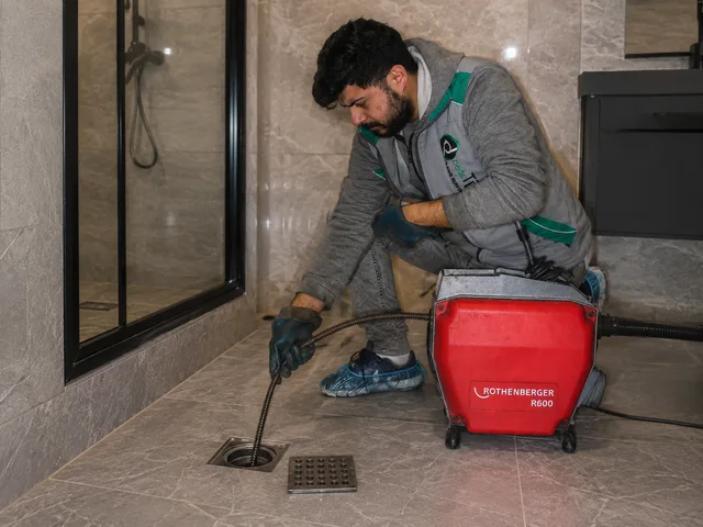 Robotla banyo tıkanıklığı açma